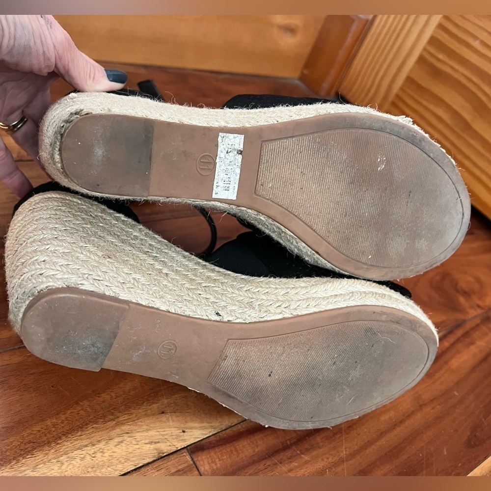 Torrid 11 Wide Perferated Espadrille Wedge Ankle Strap Casual Chic - Picture 8 of 10